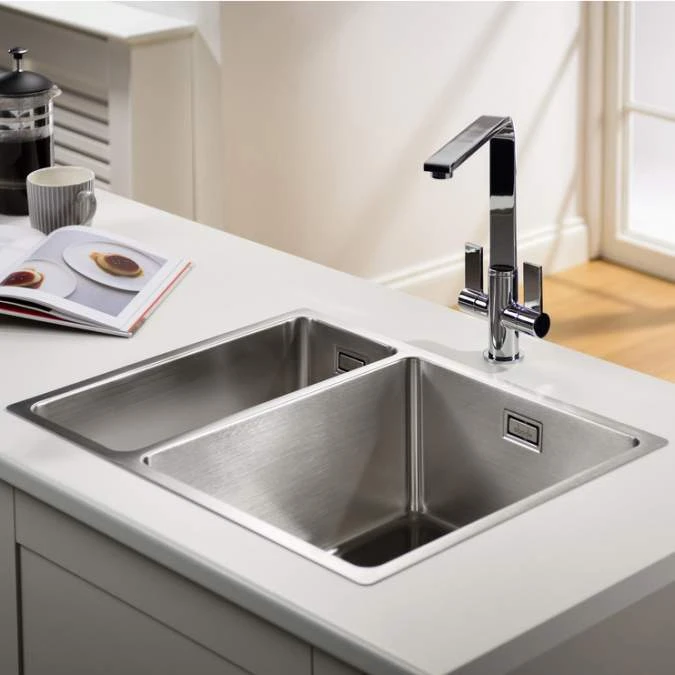 Abode Matrix R15 1.5 Bowl Right Hand Undermount / Inset Kitchen Sink - Stainless Steel 3 Abode Matrix R15 1.5 Bowl Right Hand Undermount / Inset Kitchen Sink - Stainless Steel - Image 3